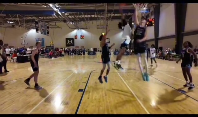 朱正晒视频：17+7 加隔扣 让这些伙伴知道谁从U19男篮世界杯回来