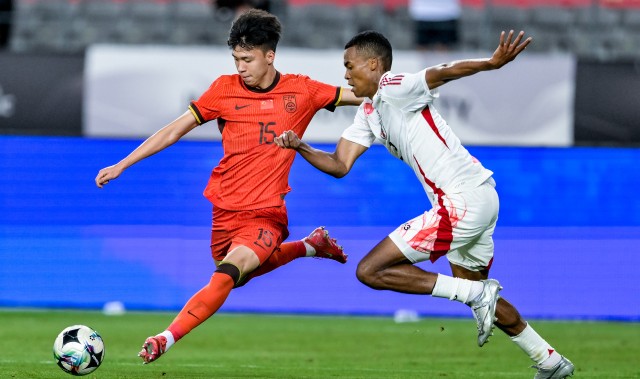 0-2失利，国足仍难破27年不胜日本尴尬纪录，东亚杯5平5负难求一胜